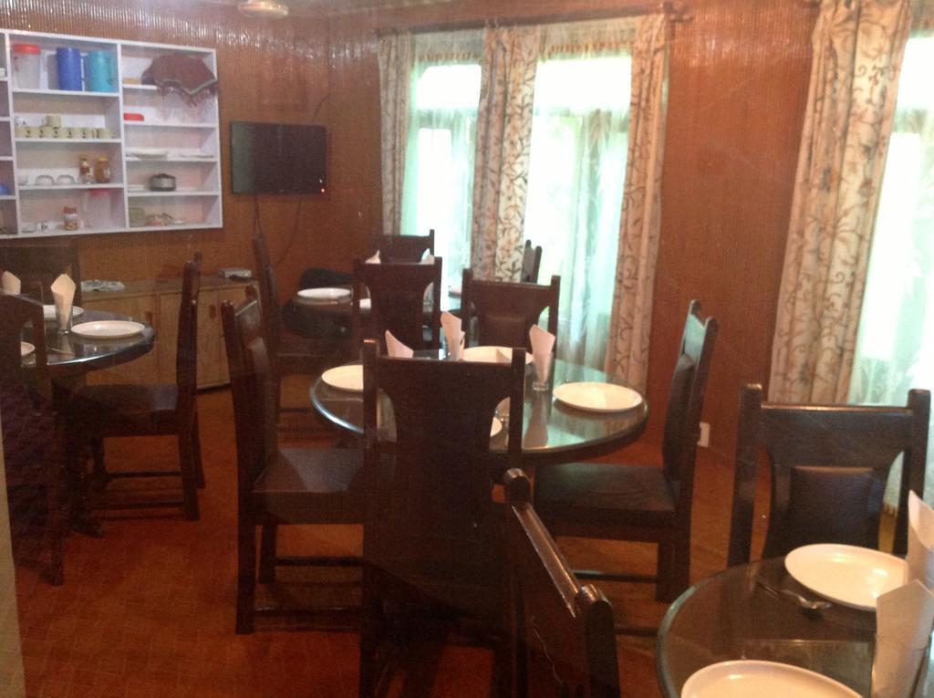 Dal View Resort Srīnagar Zewnętrze zdjęcie